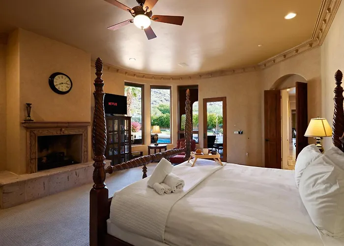 Luxe-mountain Estate-heated Pool-paradise Valley Holiday home